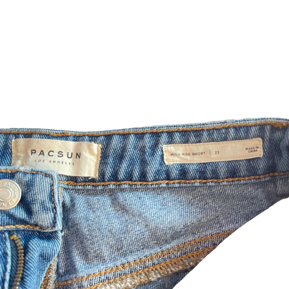 PacSun Denim Flower Embroidered Distressed Light Wash Shorts Size 23 - Picture 5 of 8